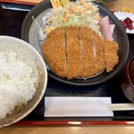 かつ亭 いろは - 料理写真:トンカツ定食