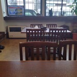 広野屋 - テーブル席