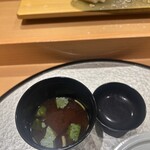 祇園鮨 琢 - 鯖節の赤だしは香り抜群