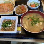 なか里 - 具だくさんの味噌汁