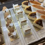 LESS by Gabriele Riva & Kanako Sakakura - 