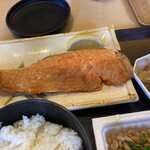 なか里 - 鮭が大きい