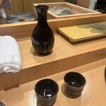 祇園鮨 琢 - 最初に飲んだ熱燗