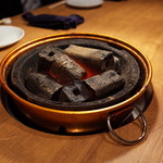 Nakahara - テーブル中央に炭火がセット