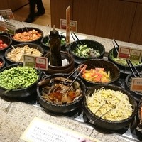 焼肉トラジ 京橋店 - ピビンBAR(15種類のナムルと4種類のソース)