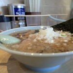 らーめん汐見軒 - 背脂醤油ラーメン800円+玉ねぎ50円