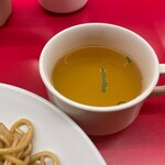 南海飯店 - やわらかい焼ソバのスープ