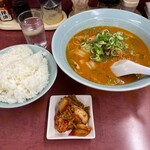 旭川ラーメン - 味噌スタ中＋ライス大