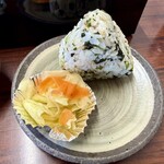 そば処 メリーアン - 薬味おにぎりアップ