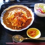 鞠屋 - 玄米オムカレー（900円）見た目以上にご飯が盛られています