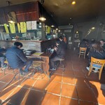 マル陽 - 内観(実際は煙でもっと真っ白です)