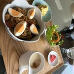 107cafe+dogs - 食べ過ぎですね