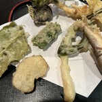 郷土料理ともん - 珍種の山菜天ぷら