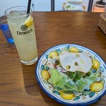 ピッツェリア ジーナキッコ - 自家製ジンジャエールとサラダ