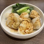 四川 郷土菜 シャンバァロウ - 水餃子