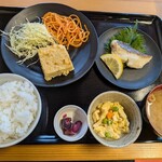 恵比寿食堂 - 日替定食（じゃがいものキッシュと、鯛の塩焼き）