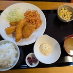 恵比寿食堂 - ミックスフライ定食（エビ、ホタテ、イカ、魚の白身）