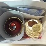 ル・ピノー 北堀江本店 - 左　ベリーのレアチーズ　右　モンブラン