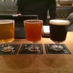 クラフトビアブリム - 飲み比べセット。左から、ゴールデンドラゴン（伊勢角屋麦酒）、帝国IPA（ベアードビール）、ポーター（志賀高原ビール）
