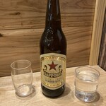 つのはず食堂 - 瓶ビール大瓶サッポロラガー赤星