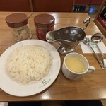 スマトラカレー 共栄堂 - ポーク ソース大盛り＋ライス中盛り