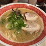博多ラーメン にこいち - 美味しい濃いめの博多ラーメンでした