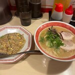 博多ラーメン にこいち - 半ちゃんセット1050円税込