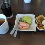 ノーザンテラスダイナー - アイス2種、焼き菓子3種、ドリンク