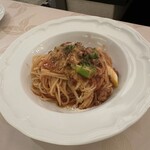 カフェテリア　アルポルト 名古屋 - ◇パスタランチセット　　税込1,450円
                                　パスタ・グリーンサラダ・パン
                                ⭐︎鴨のラグーと下仁田ネギのトマトソース スパゲッティ