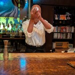 Blues'Bar Shine - マスター♡((人-ω-)ｼｬｶｼｬｶ…
                                これが見たかった♡ヾ(*>∀<)ﾉﾞ