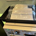 ラーメンイエロー - 紙エプロンもあり