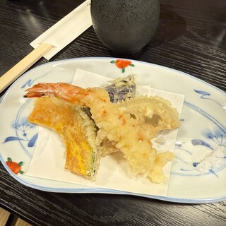 すし屋の弥助本店_1