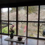 茶房 天井棧敷 - 窓際の席