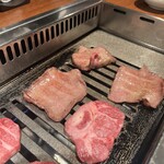 舌與Harami 肉猿 - 