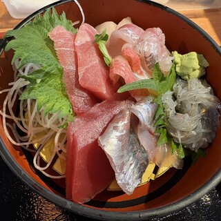 まぐろ食堂 七兵衛丸_0