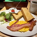 むさしの森珈琲 - 料理写真:スクランブルエッグコンビモーニング