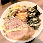 らーめん菊 - 海老台湾まぜそば1500円　肉1枚追加250円　ニンニク少し　アブラ・マヨ・ホアジャン