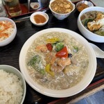 中国料理 頤和園 - イワエンセット　海鮮の卵白あんかけ