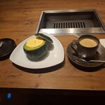 焼肉うしごろ - ホットコーヒーと、まるごとカボチャのアイスクリームです。