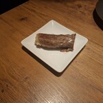焼肉うしごろ - 網の鉄板で焼いてもらった、2枚目の北海道産の大判サーロインです。