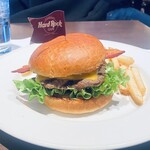 ハードロックカフェ - チーズバーガー。うま！