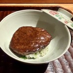 鈴田式 - . 薪焼きの牛ヒレの飯蒸し