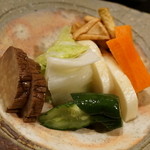 酒盃 - 自家製がっこ盛り