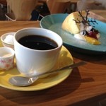 モジュールカフェ - シフォンケーキとコーヒーのセット