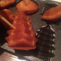 オマージュ - 人形焼きのフィナンシェ。五重塔。