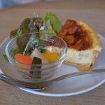 カフェ パンセ - カニのキッシュ