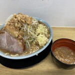 俺の生きる道 - 俺道ラーメン（300g）1100円
（チャーシュー1枚・野菜・にんにく・アブラマシ（別皿））