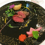 レストラン ラッセ - 27年1月　フランス産ハトの炭火ロースト　フォアグラとトリュフのソース