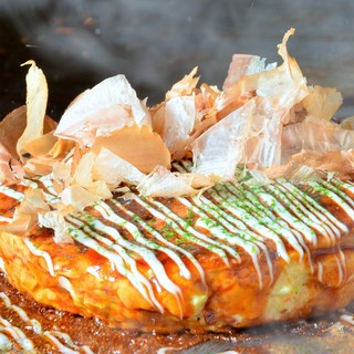 ★お店の鉄板で焼き上げる鉄板料理の数々♪