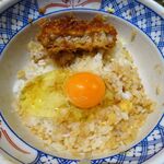 とんかつは飲み物。 - たまごソースかつ丼（大盛）1,050円（惣菜３種類まで無料、ご飯大盛無料）